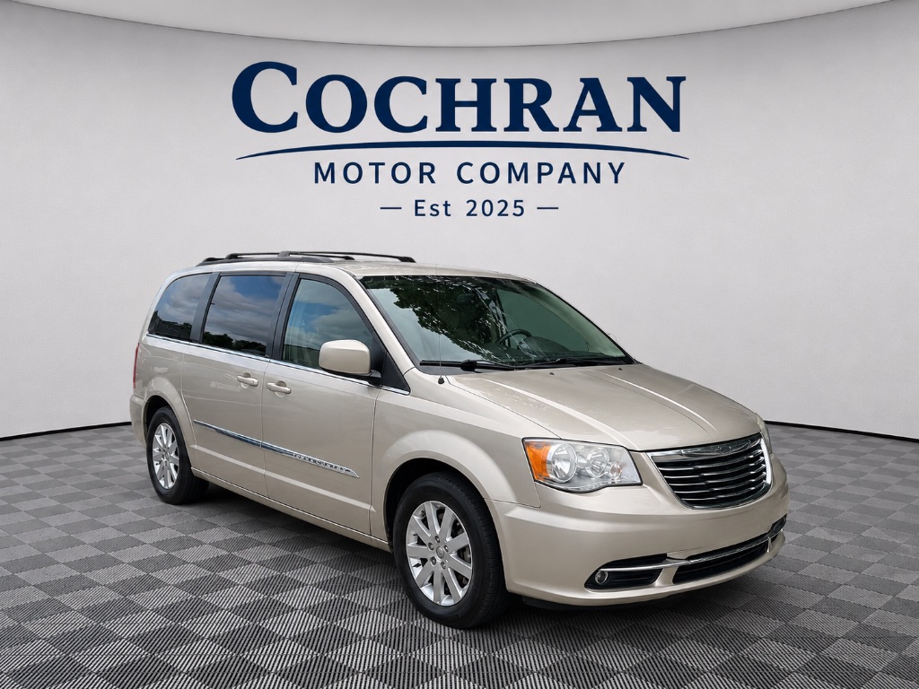 2014 Chrysler Town & Country Touring's photo